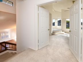 319 Oak Glen Ct, Martinez CA 94553