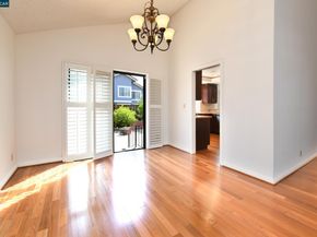 319 Oak Glen Ct, Martinez CA 94553