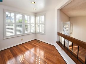319 Oak Glen Ct, Martinez CA 94553