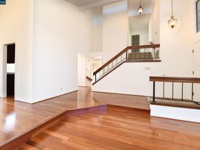 319 Oak Glen Ct, Martinez CA 94553