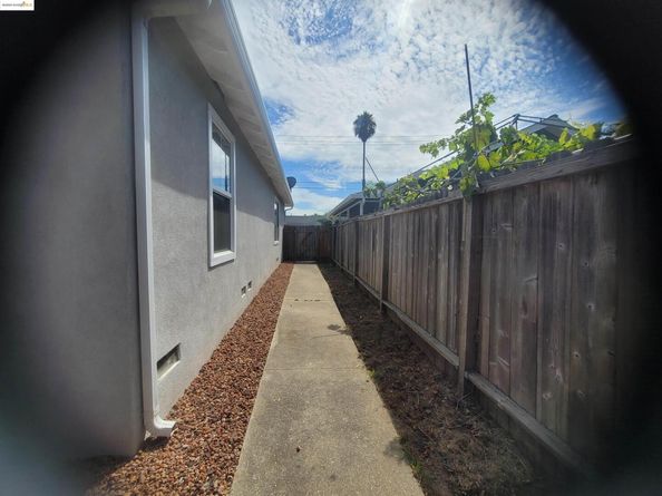 54 Lafayette Ave, Hayward CA 94544