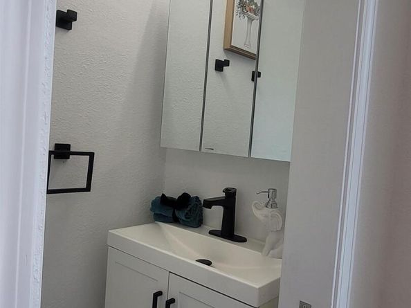 54 Lafayette Ave, Hayward CA 94544