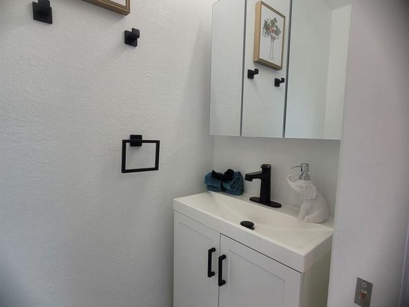54 Lafayette Ave, Hayward CA 94544