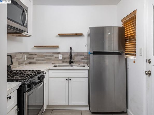 20378 Stanton Ave, Castro Valley CA 94546