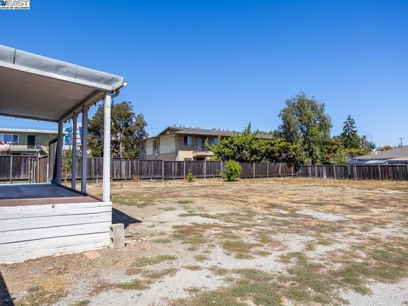 20378 Stanton Ave, Castro Valley CA 94546