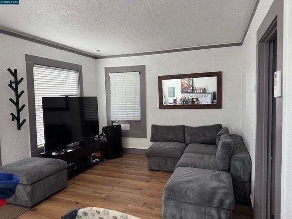 1927 86Th Ave, Oakland CA 94621