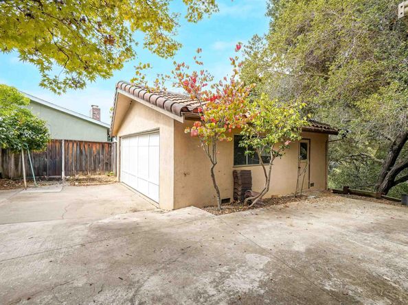3246 Saddle Dr, Hayward CA 94541