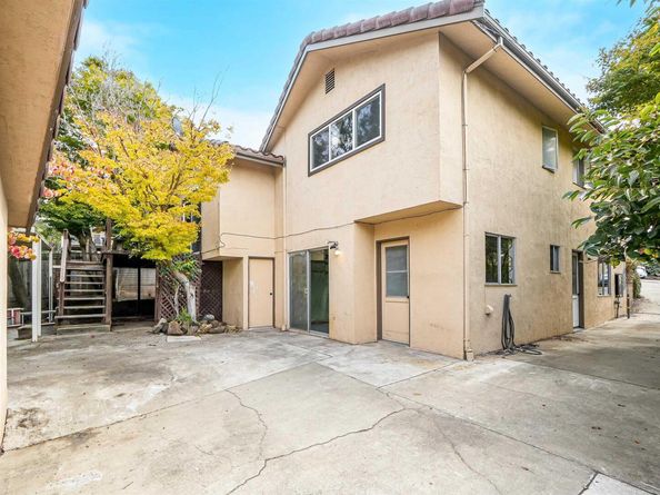 3246 Saddle Dr, Hayward CA 94541