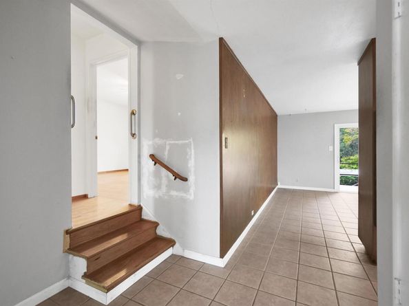 3246 Saddle Dr, Hayward CA 94541