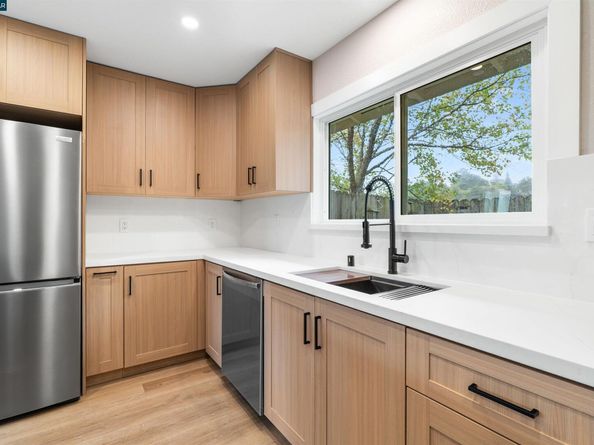 3102 Pine St, Martinez CA 94553