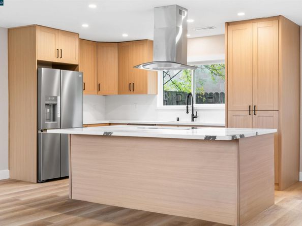 3102 Pine St, Martinez CA 94553