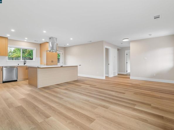 3102 Pine St, Martinez CA 94553