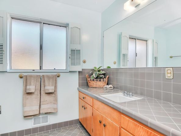 2266 Harborview Dr, San Leandro CA 94577