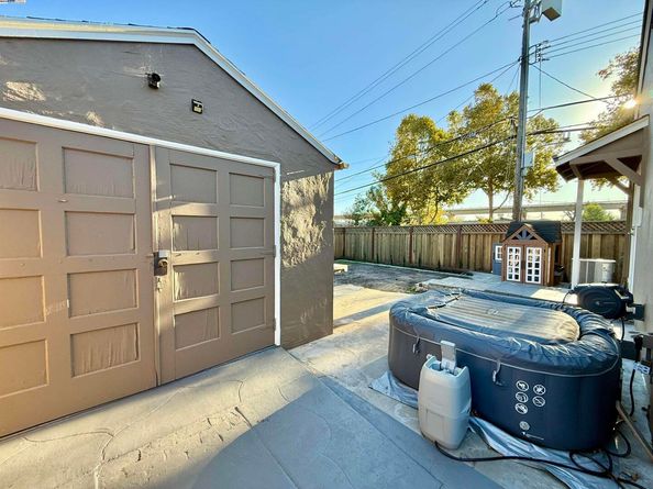 365 Lille Ave, San Leandro CA 94577