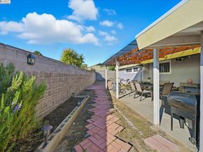 1481 Rieger Ave, Hayward CA 94544