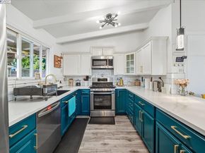 1481 Rieger Ave, Hayward CA 94544