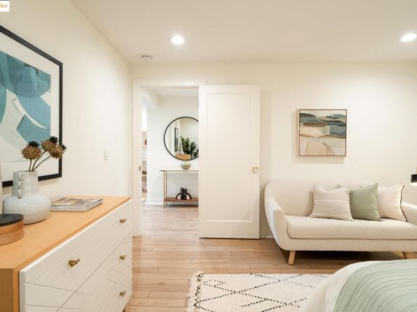801 Mandana Blvd, Oakland CA 94610