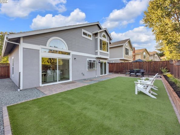 7813 Shady Creek Rd, Dublin CA 94568
