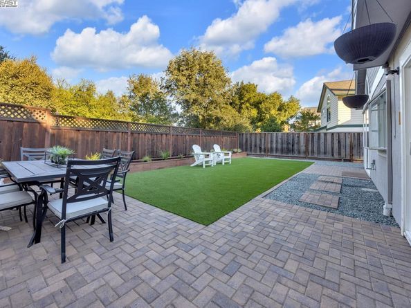 7813 Shady Creek Rd, Dublin CA 94568