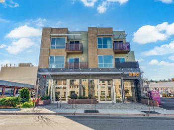 520 El Camino Real
