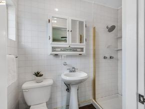 6933 Simson Street, Oakland CA 94605