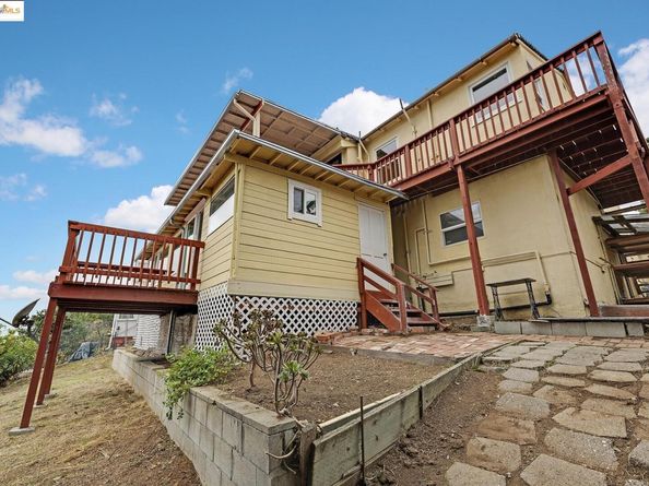 6933 Simson Street, Oakland CA 94605