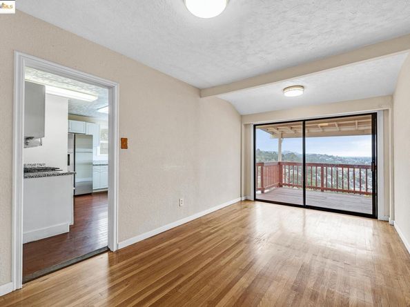 6933 Simson Street, Oakland CA 94605