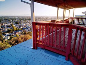 6933 Simson Street, Oakland CA 94605