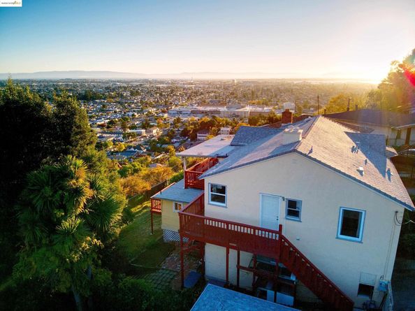 6933 Simson Street, Oakland CA 94605