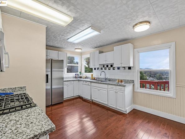 6933 Simson Street, Oakland CA 94605