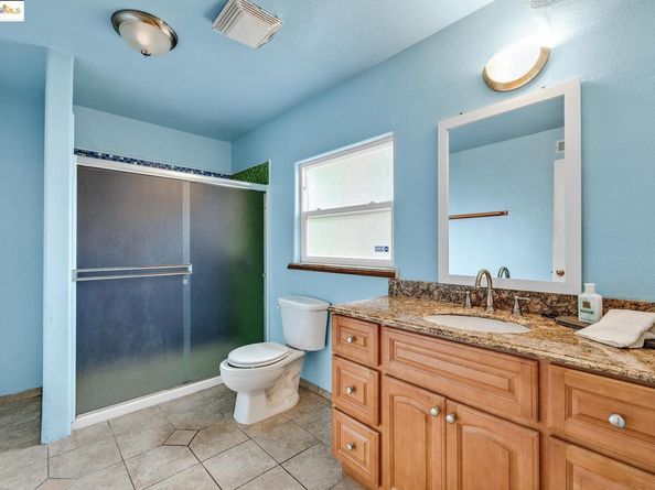 6933 Simson Street, Oakland CA 94605