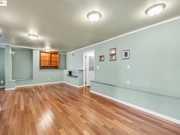 6933 Simson Street, Oakland CA 94605