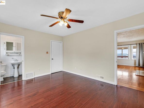 6933 Simson Street, Oakland CA 94605