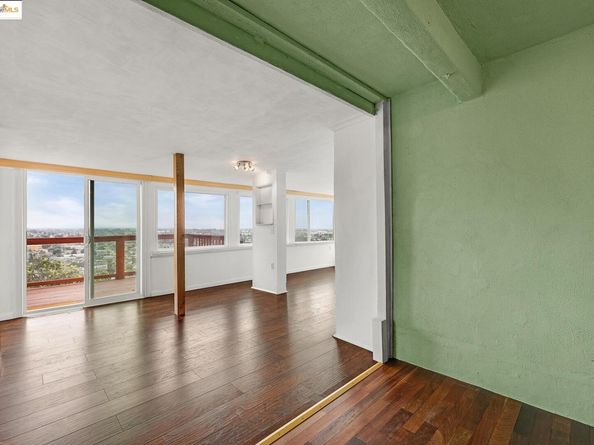 6933 Simson Street, Oakland CA 94605