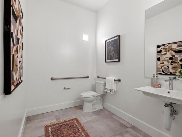 1545 32nd Street 103, Oakland CA 94608