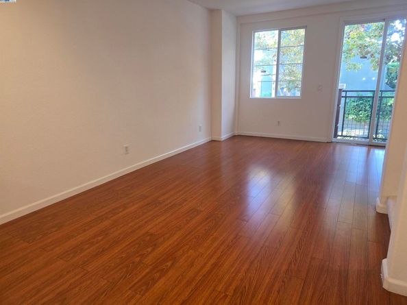 706 City Walk Pl 2, Hayward CA 94541