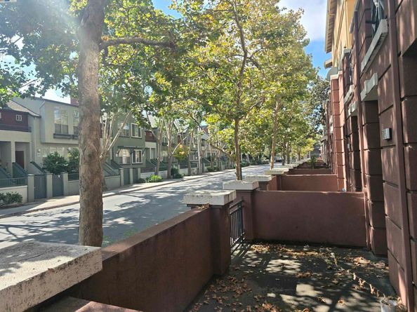 706 City Walk Pl 2, Hayward CA 94541