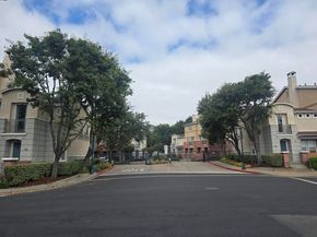 706 City Walk Pl 2, Hayward CA 94541
