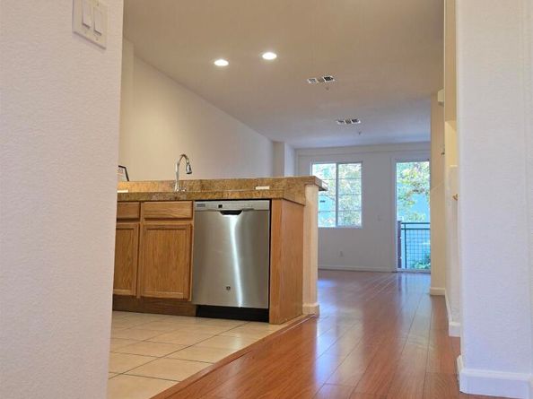 706 City Walk Pl 2, Hayward CA 94541