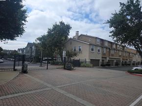 706 City Walk Pl 2, Hayward CA 94541