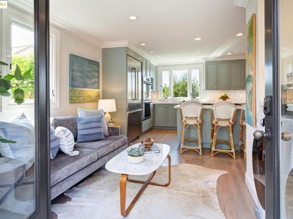 2 Cavendish Ln, Piedmont CA 94602