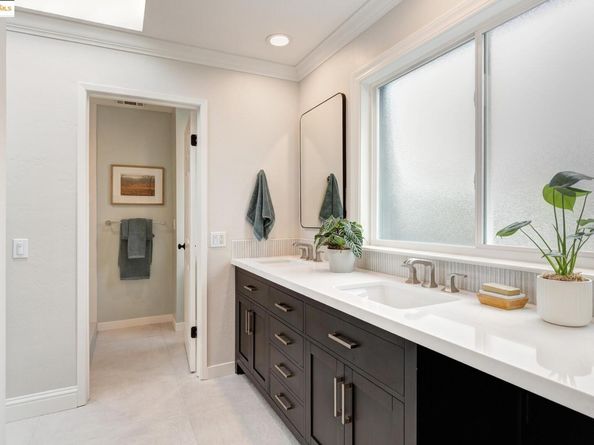 2 Cavendish Ln, Piedmont CA 94602