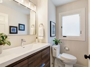 2 Cavendish Ln, Piedmont CA 94602