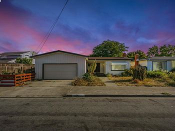 1905 Lovegrove Ave