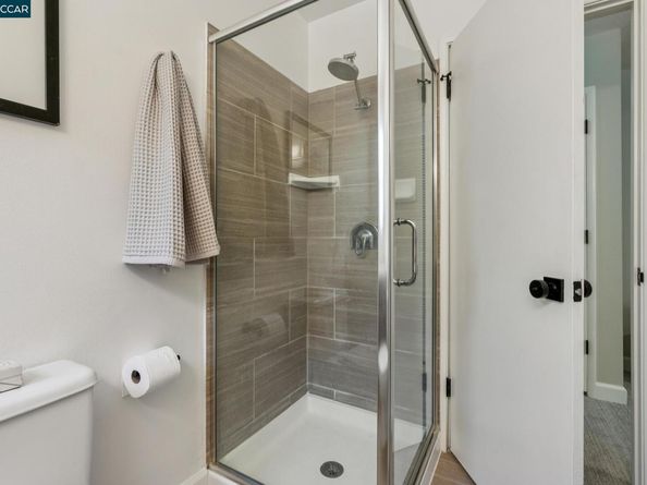 8 Southwaite Ct, Orinda CA 94563