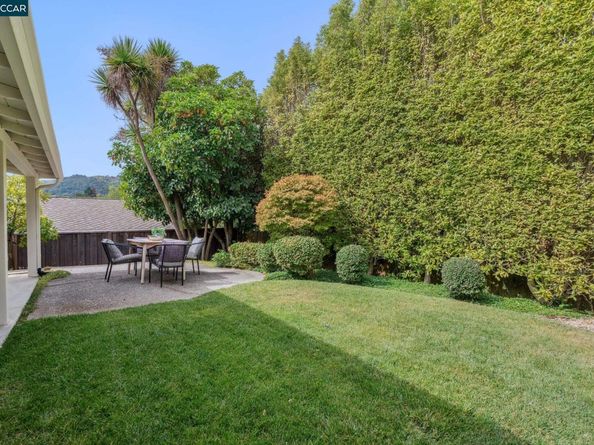8 Southwaite Ct, Orinda CA 94563