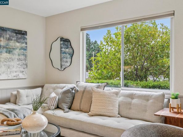 8 Southwaite Ct, Orinda CA 94563