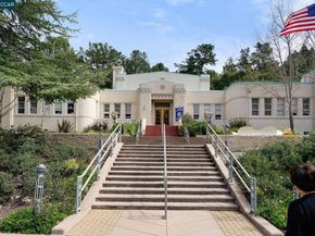 8 Southwaite Ct, Orinda CA 94563