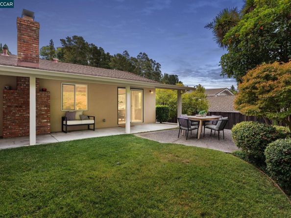 8 Southwaite Ct, Orinda CA 94563