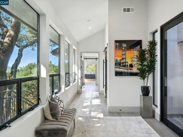 121 Tappan Ln, Orinda CA 94563